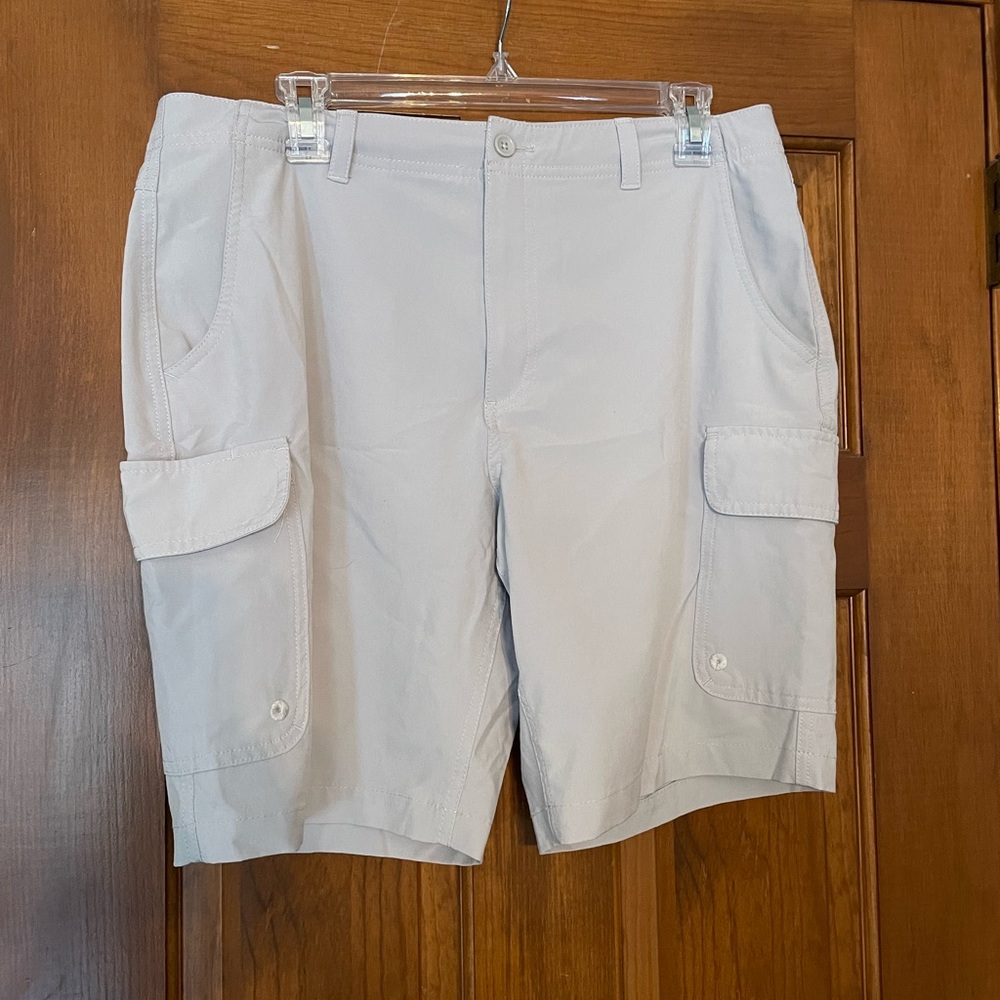 Savane Men's Light‎ Cream Cargo Shorts, Velcro Close Leg Pockets, Size 34